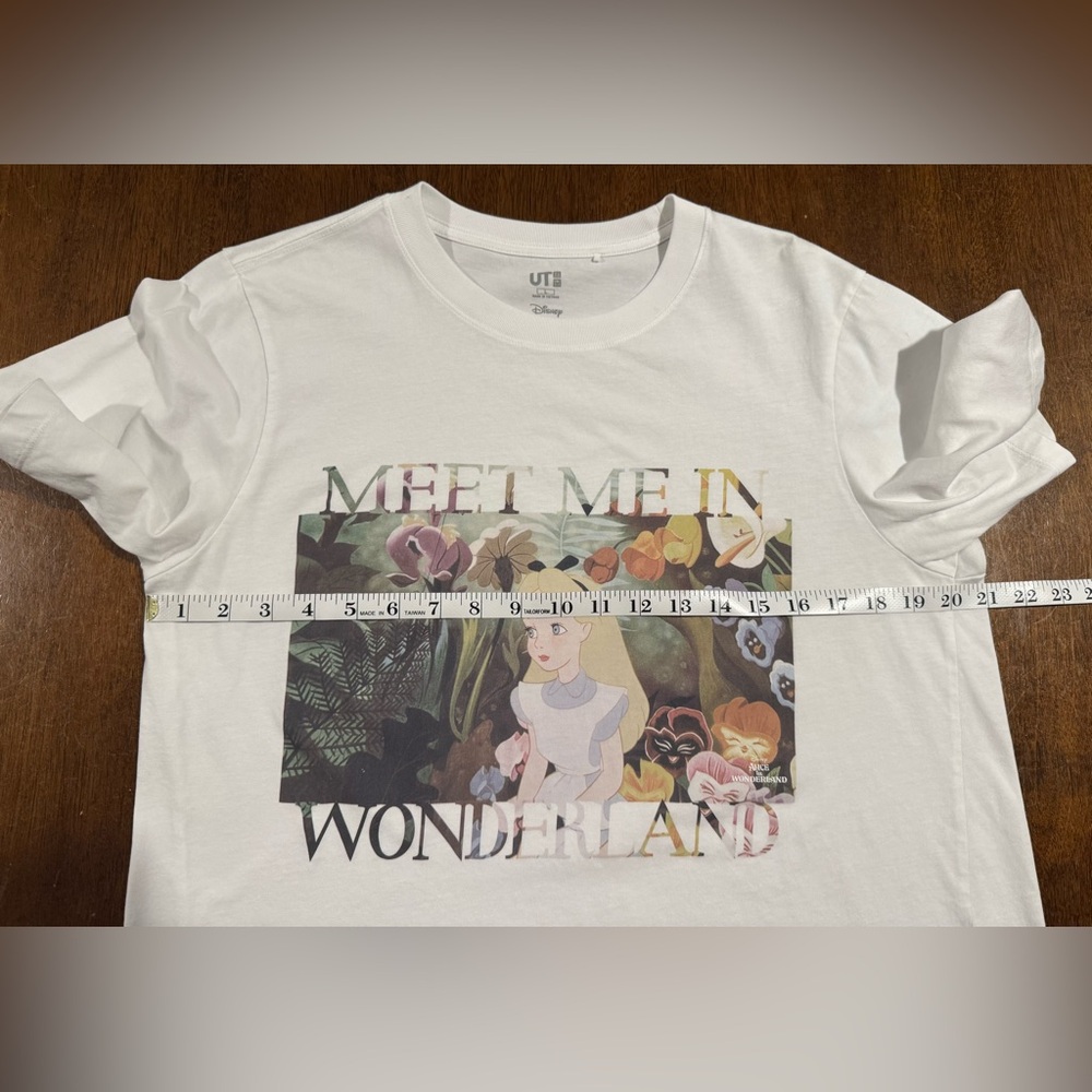 Disney Uniqlo Alice in Wonderland Shirt - Large - Picture 3 of 7